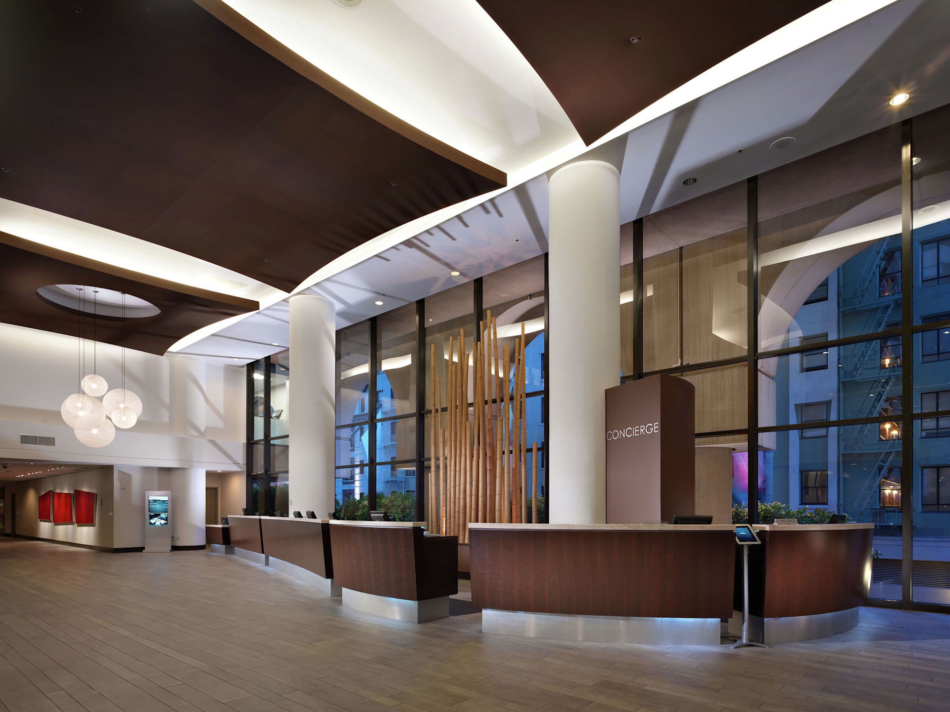 サンフランシスコ ヒルトンホテル ビジターガイドブック　古い洋書 　英語 サンフランシスコ ヒルトンホテル ビジターガイドブック 古い